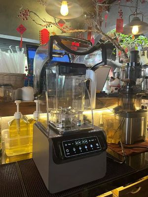 1800W プラスチックのホイジング アイスドリンク スムージーブレンダー レストラン用 65db